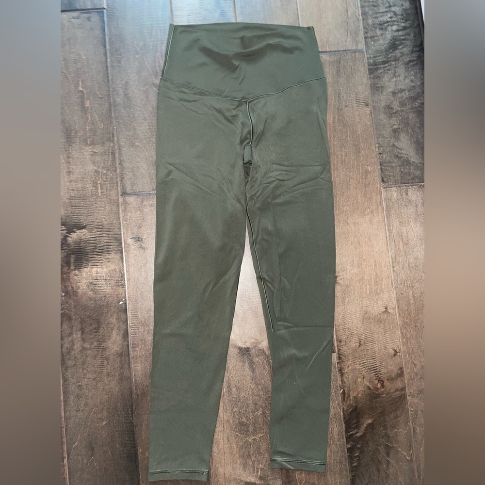 AERIE army green leggings v cut size medium